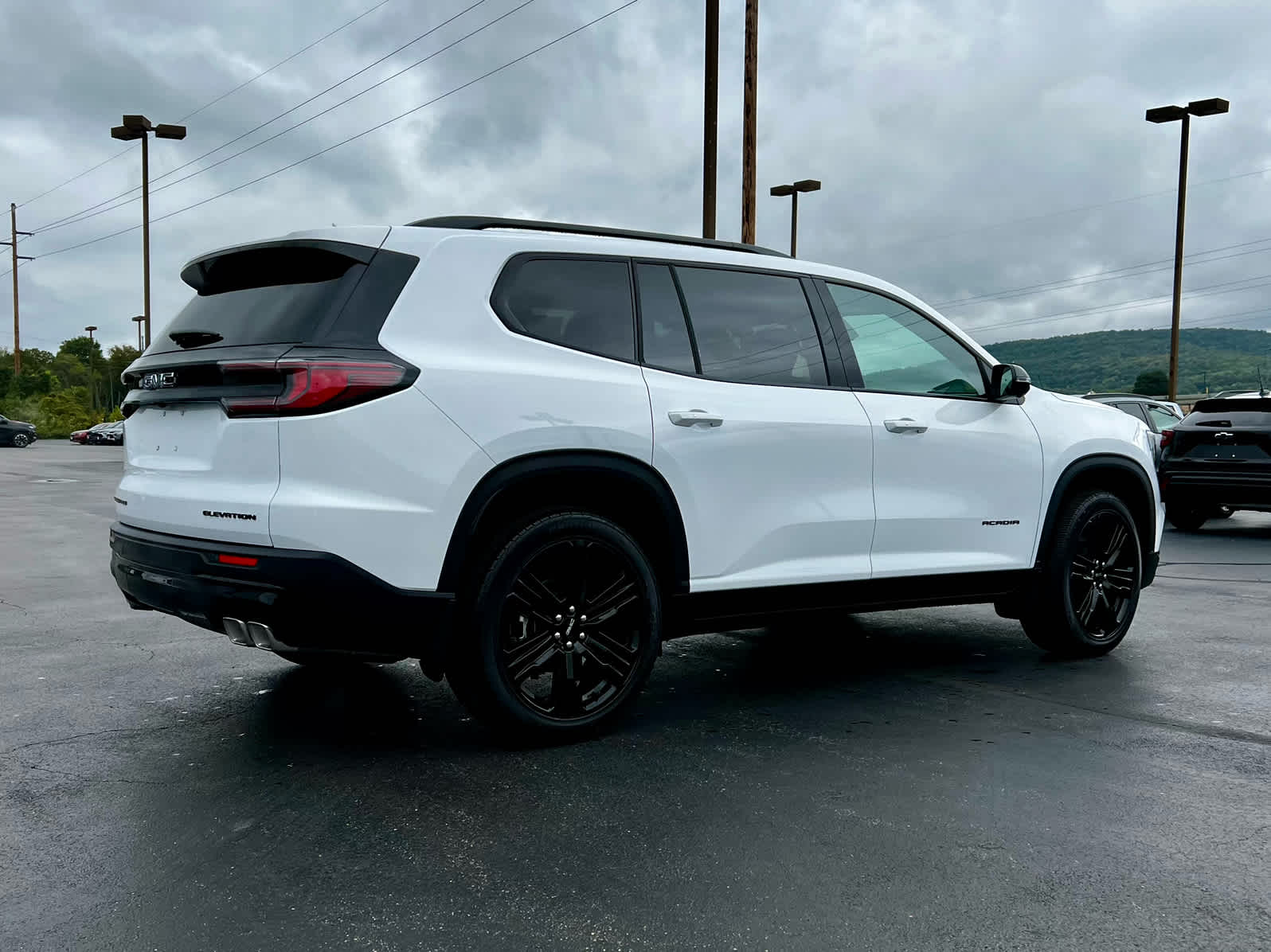 2027 GMC Acadia Elevation