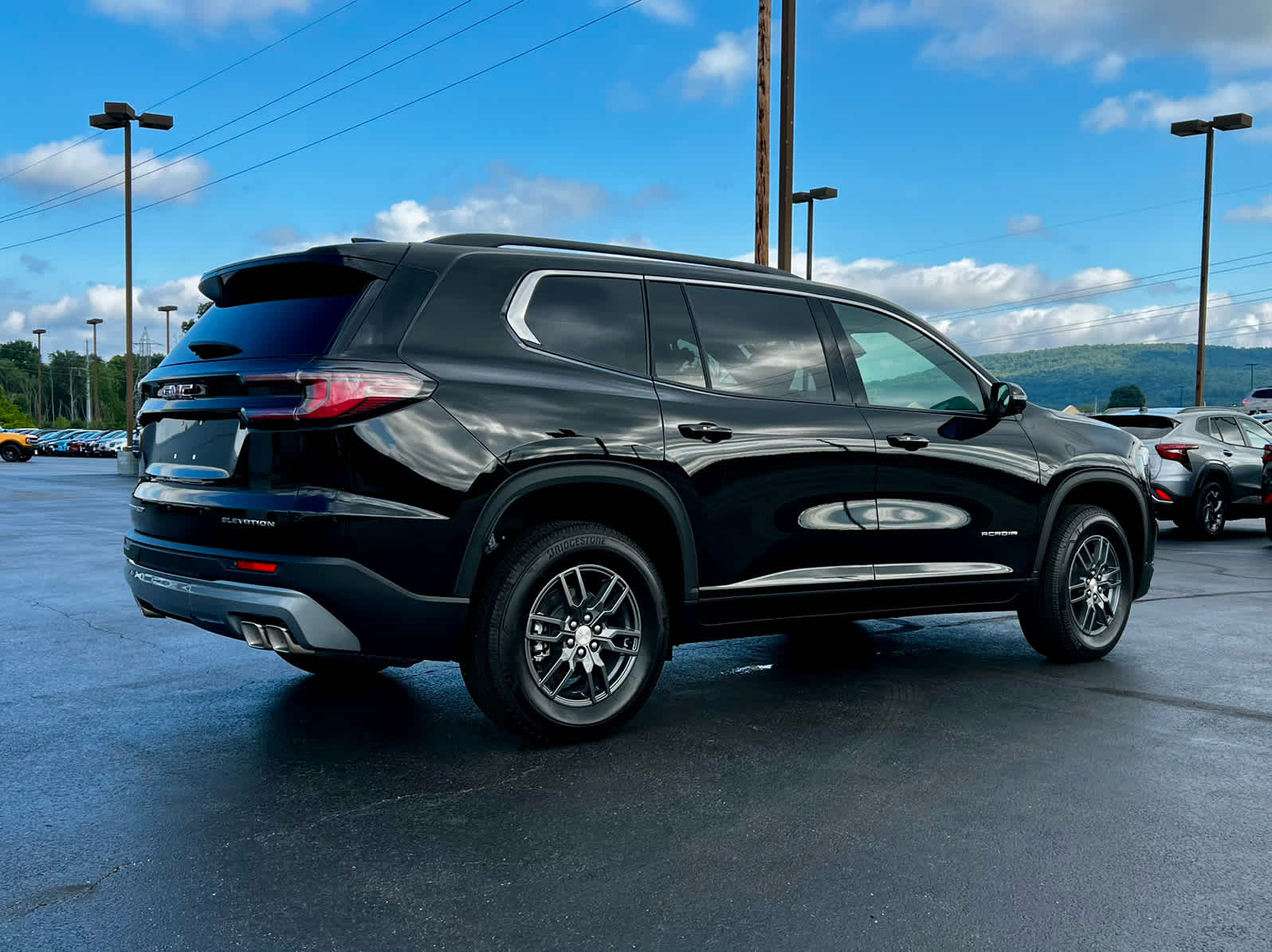 2027 GMC Acadia Elevation