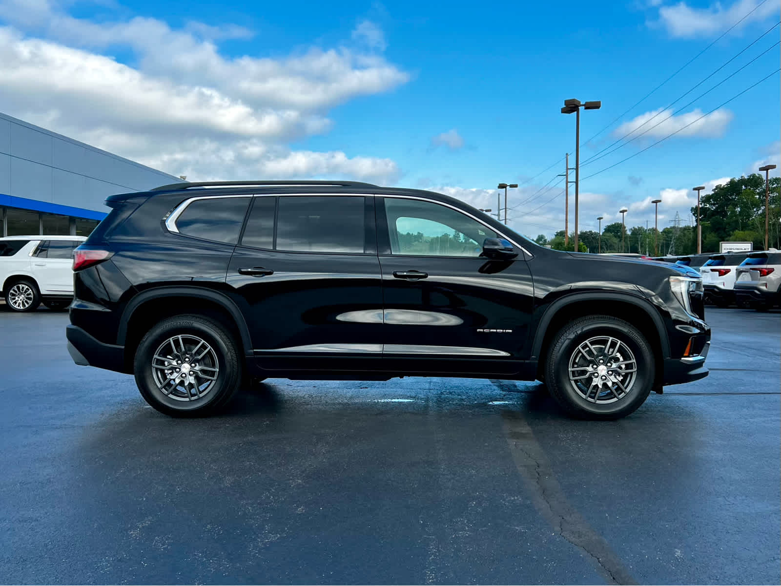 2027 GMC Acadia Elevation