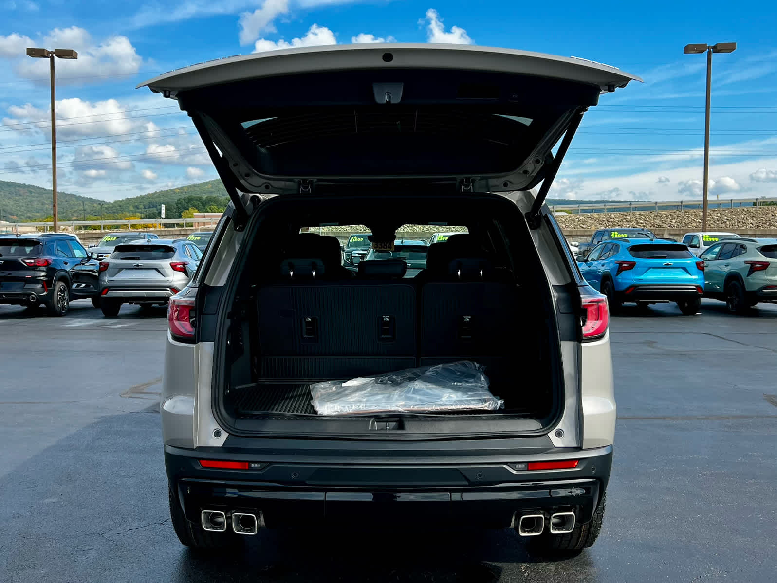 2027 GMC Acadia AT4 - Photo 18