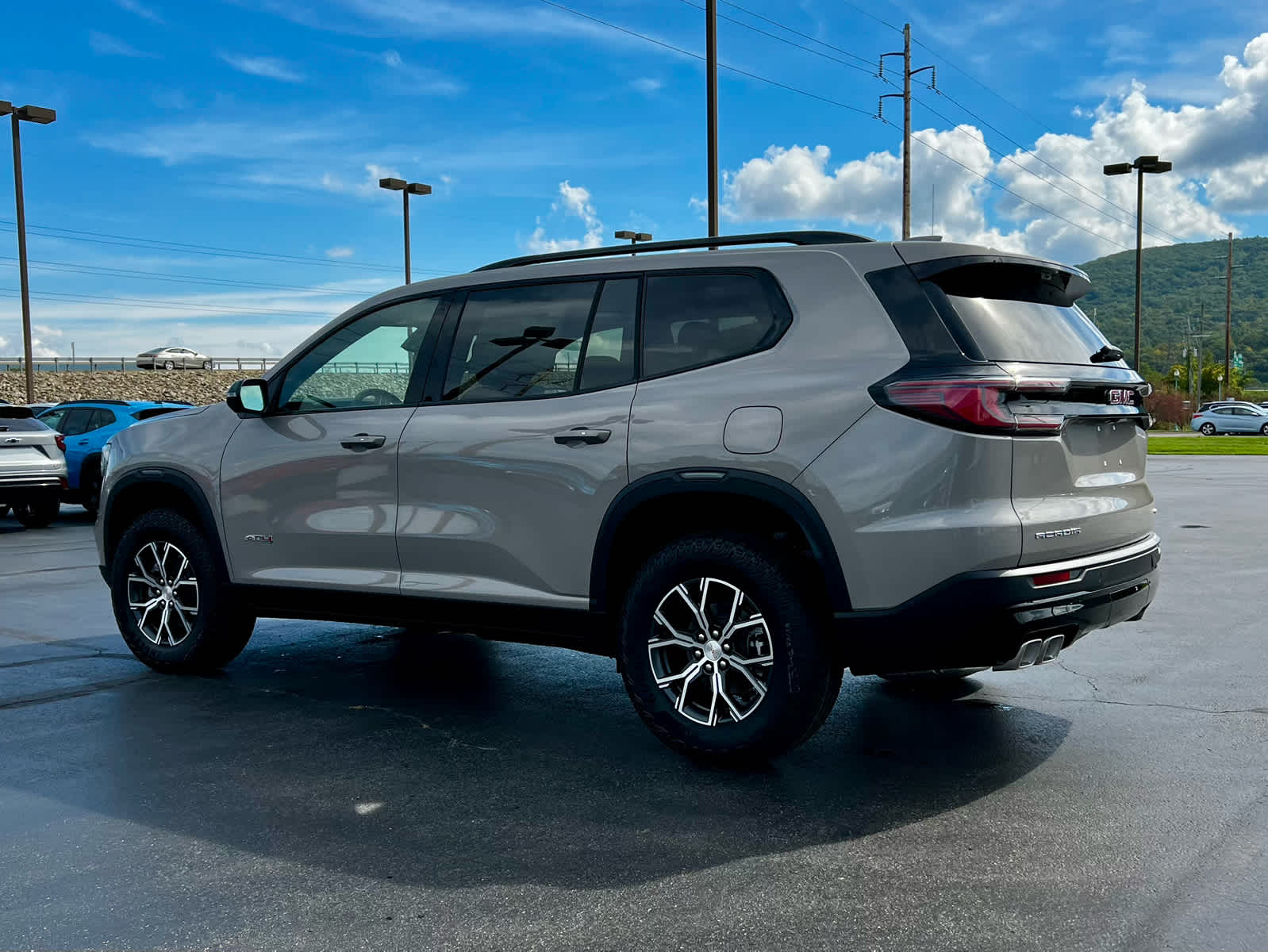 2027 GMC Acadia AT4 - Photo 5