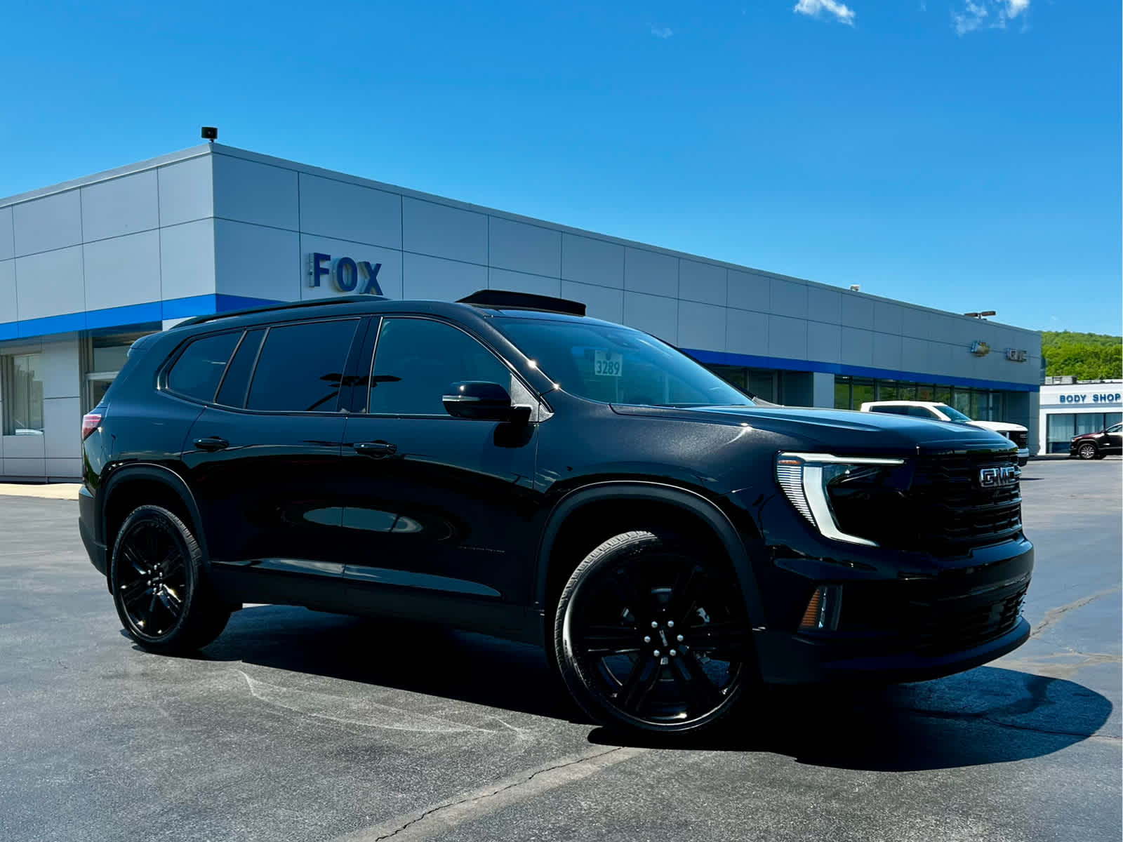 2026 GMC Acadia Elevation
