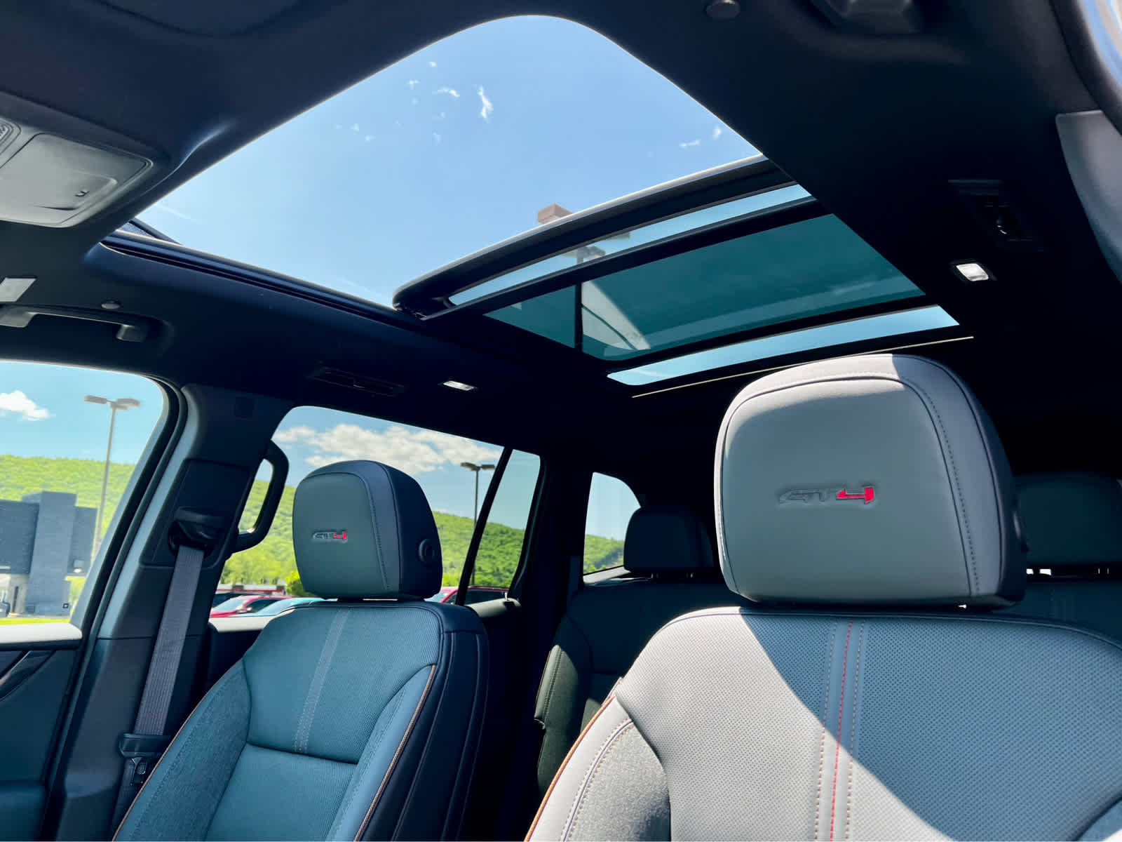 2026 GMC Acadia AT4