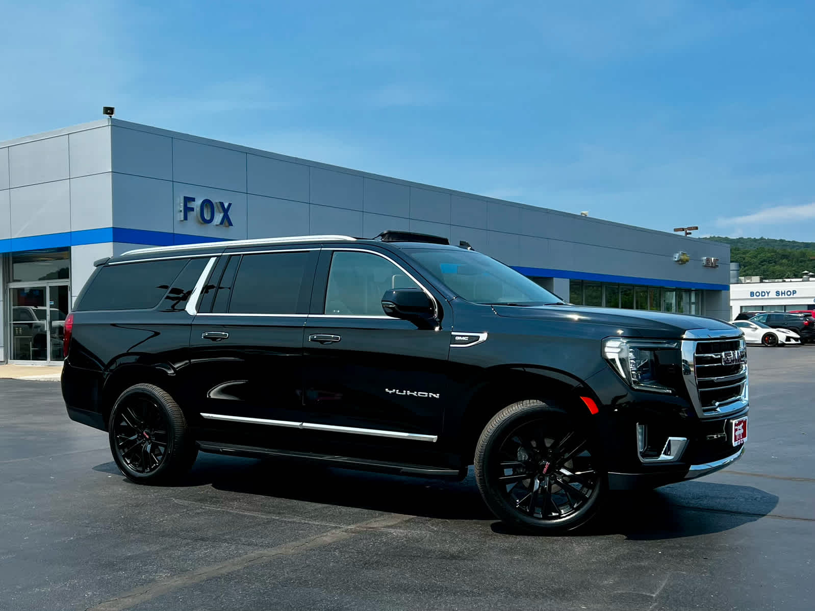2023 GMC Yukon XL SLT