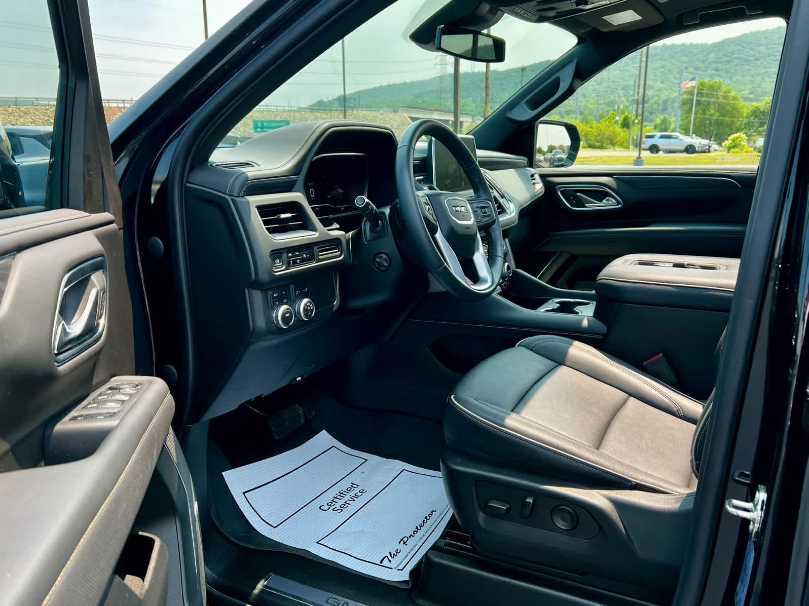 2023 GMC Yukon XL SLT