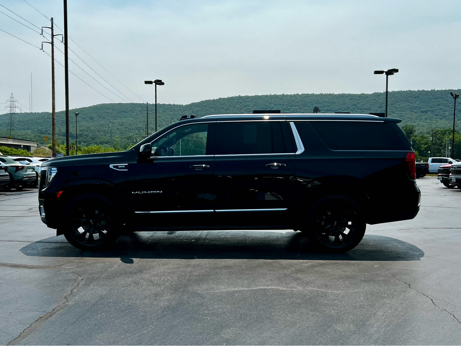 2023 GMC Yukon XL SLT