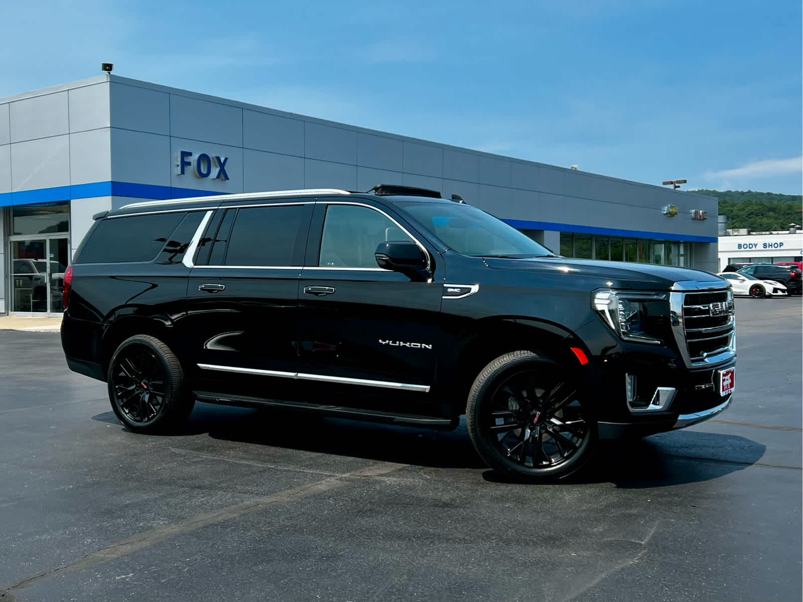 2023 GMC Yukon XL SLT