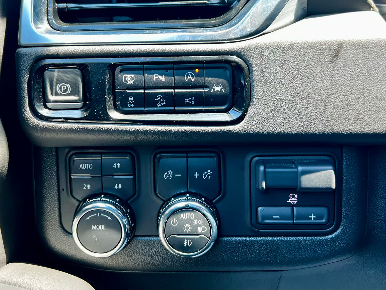 2025 GMC Yukon XL Elevation