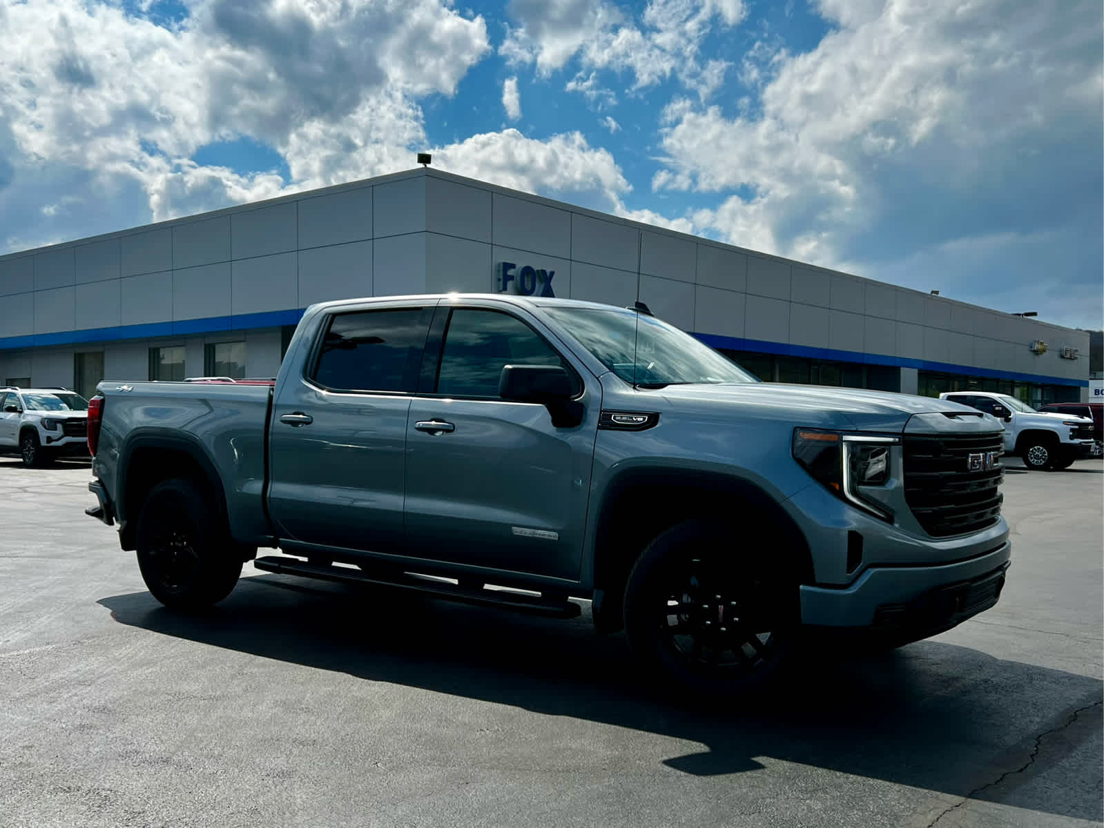 2026 GMC Sierra 4WD Crew Cab Short Box Elevation's photo