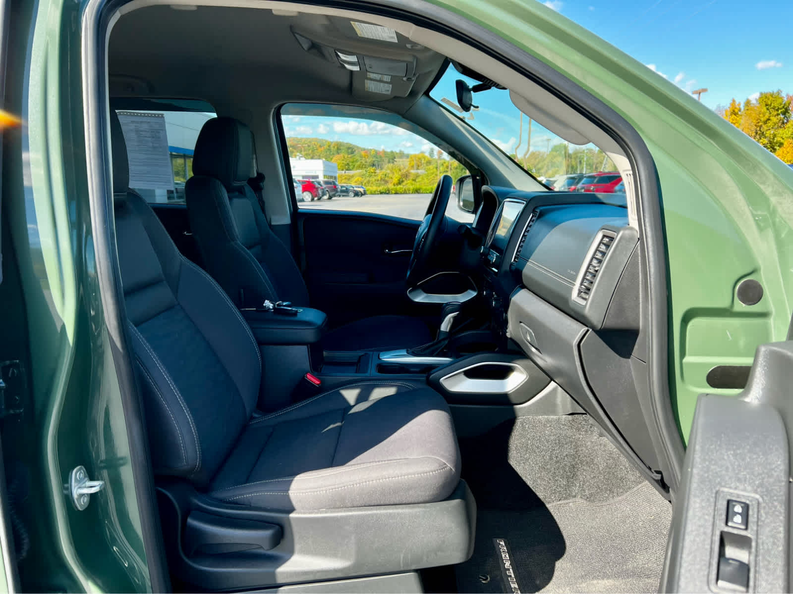 2024 Nissan Frontier SV