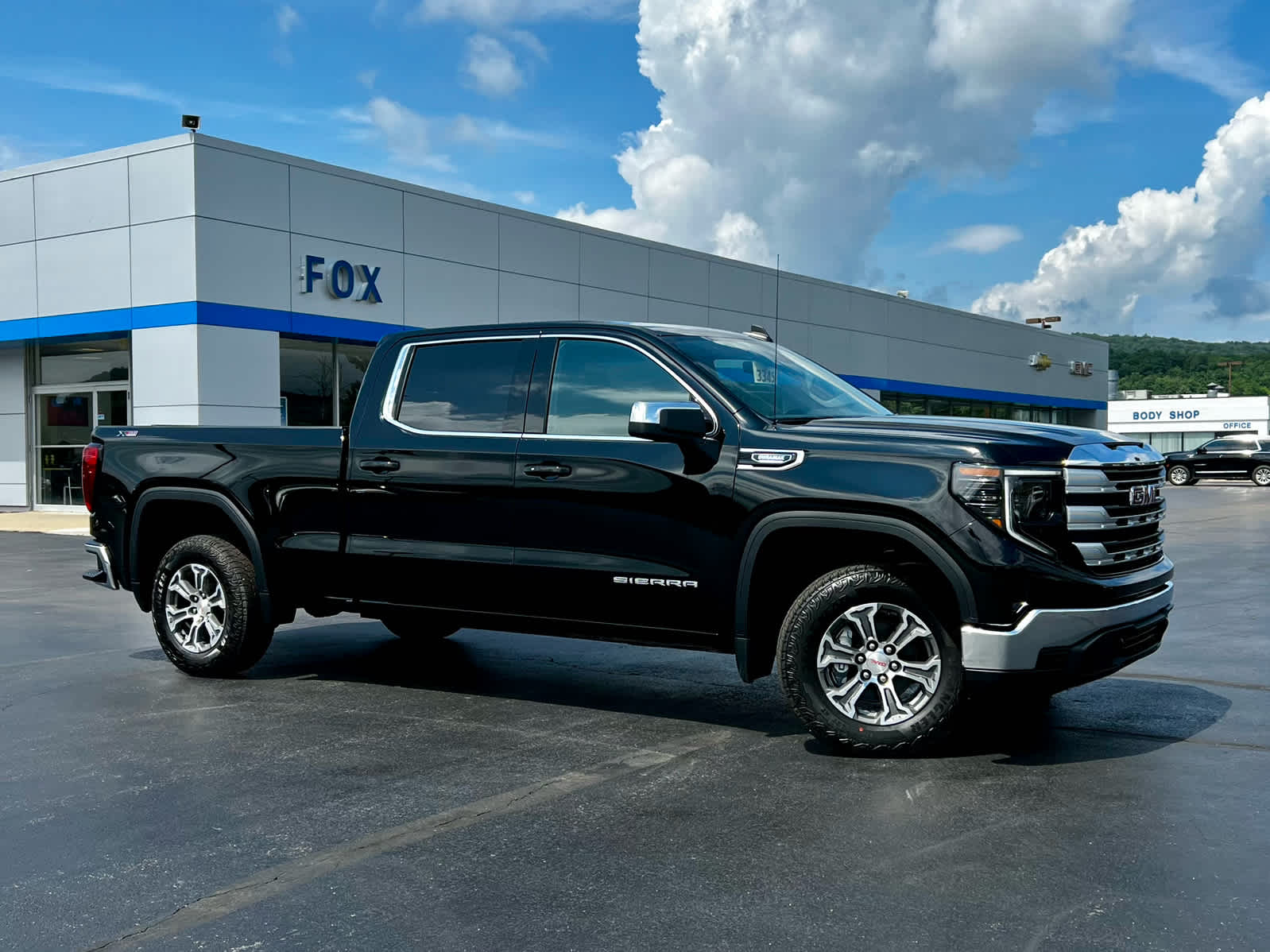 2026 GMC Sierra 1500 SLE