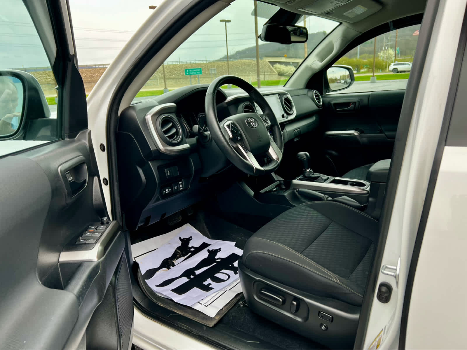2022 Toyota Tacoma 4WD SR