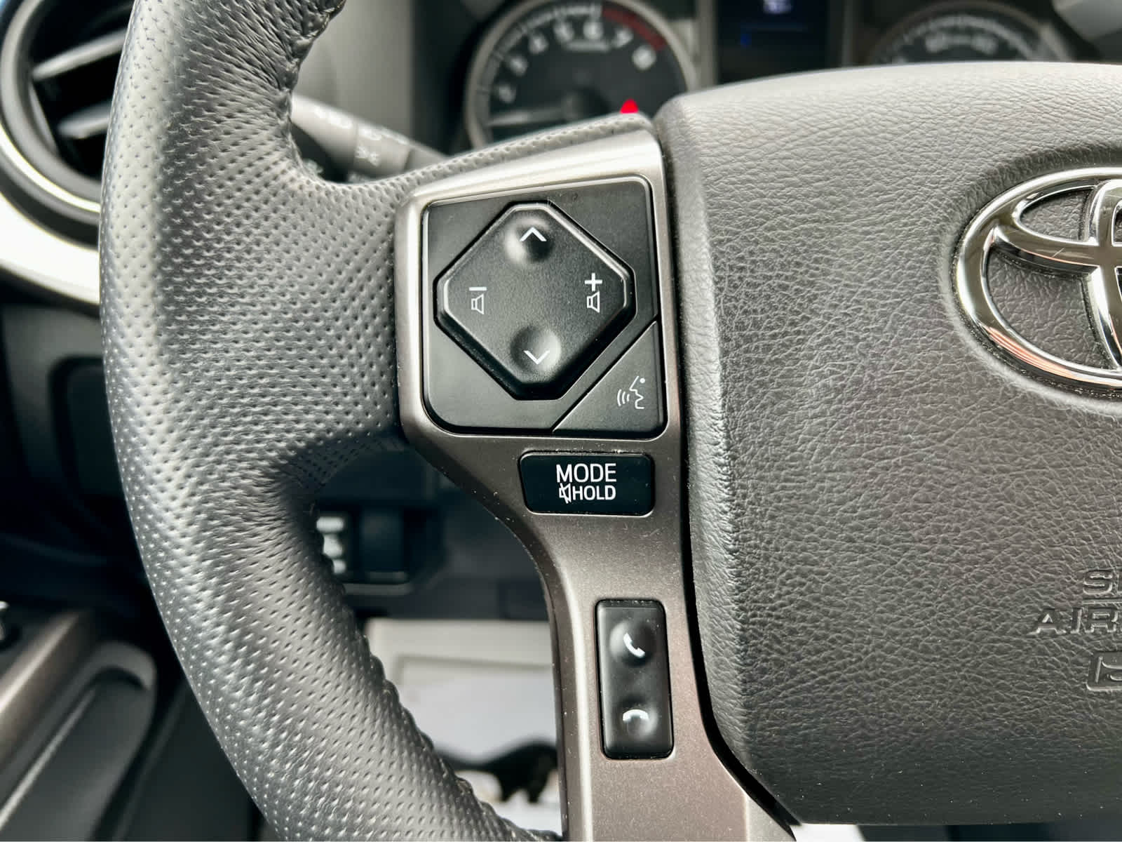 2022 Toyota Tacoma 4WD SR