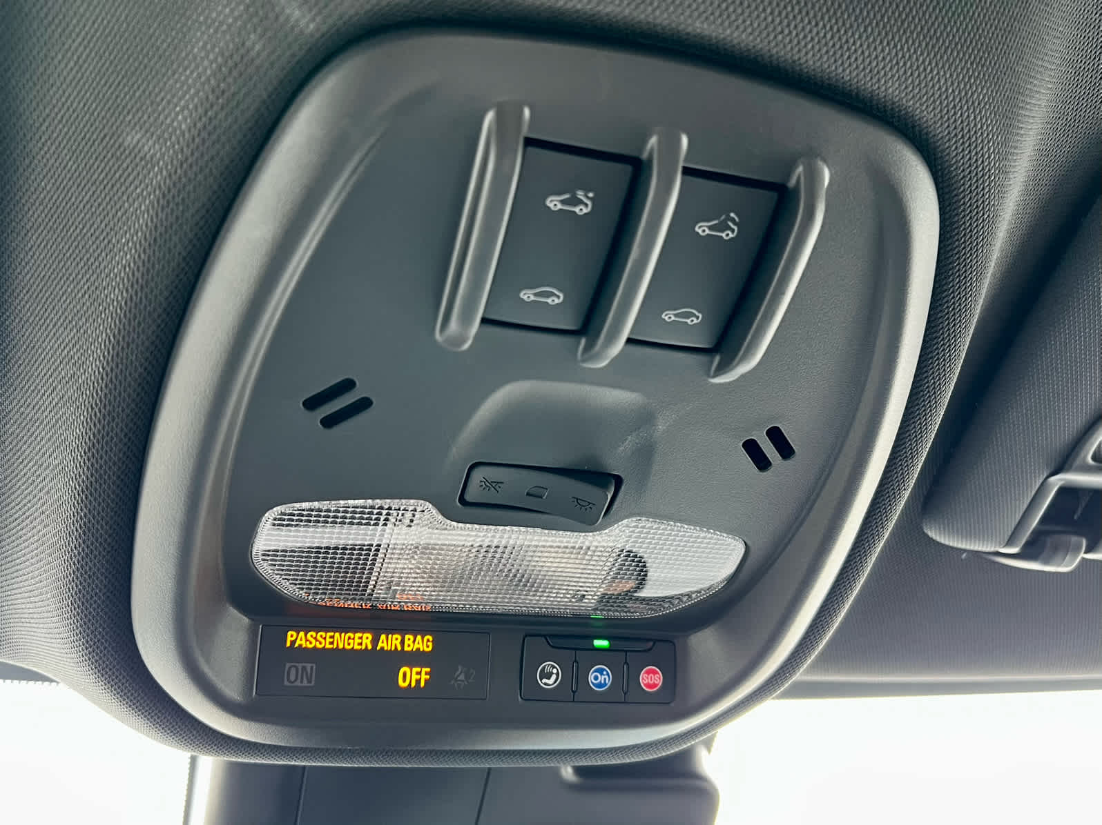 2025 Chevrolet Trax RS - Photo 37